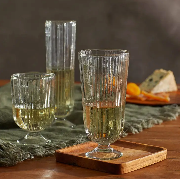 TEXTURED CRYSTALLINE WINE GLASS