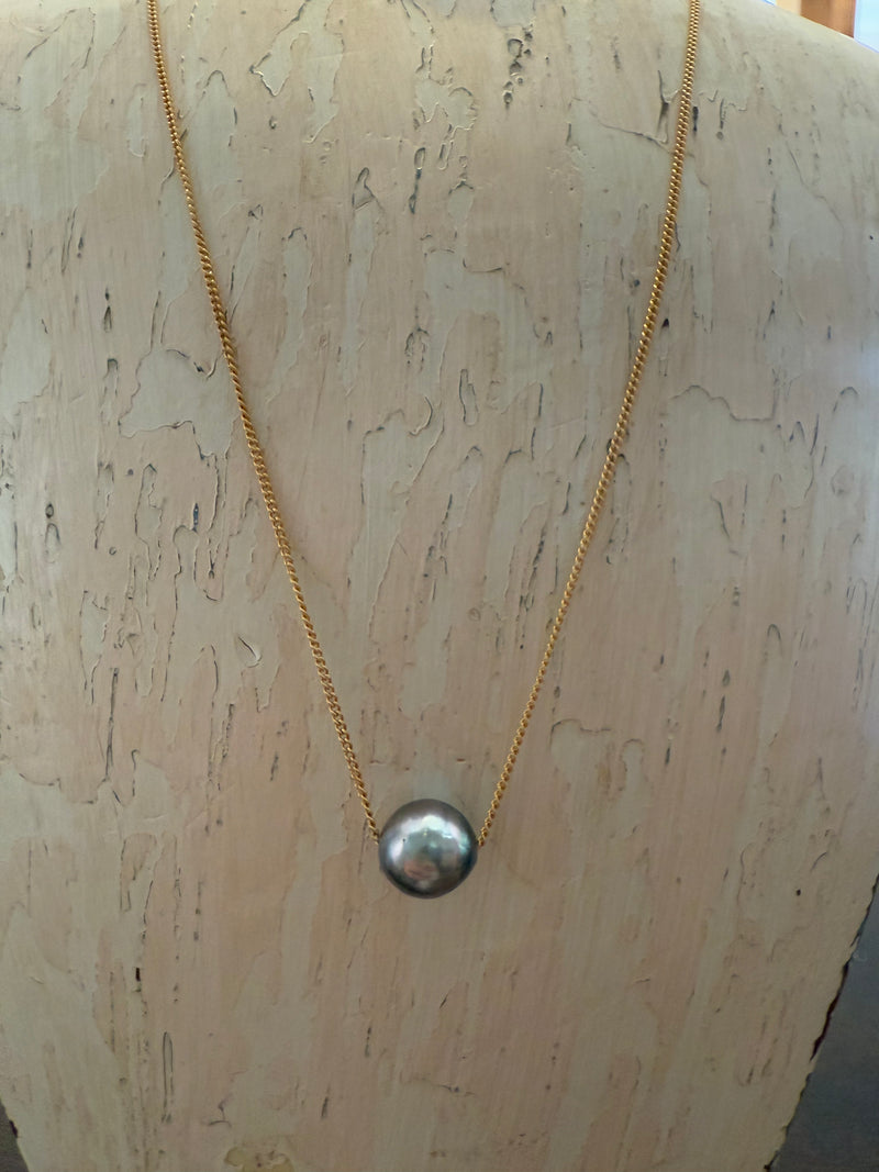 Pearl With Gold Floating Necklace