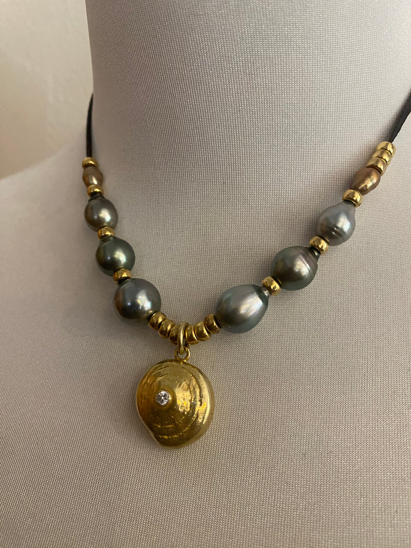 Tahitian Pearls and Vermeil Puka Necklace (l.s)